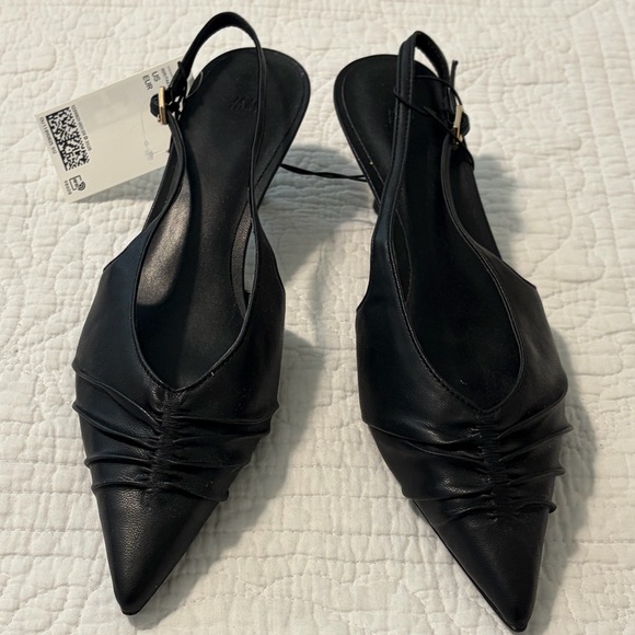 H&M Shoes - 🍊NWT H&M Black Slingback Women's Kitten heel Shoes 8🍊
